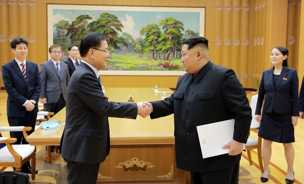 North Korean leader Kim Jong Un greets Chung Eui-yong, head of the presidential National Security Office, in Pyongyang, North Korea, March 6, 2018 North Korean leader Kim Jong Un greets Chung Eui-yong, head of the presidential National Security Office, in Pyongyang, North Korea, March 6, 2018 - Sputnik International