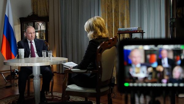 Russian President Vladimir Putin during an interview with NBC network anchor Megyn Kelly in Kaliningrad - Sputnik International