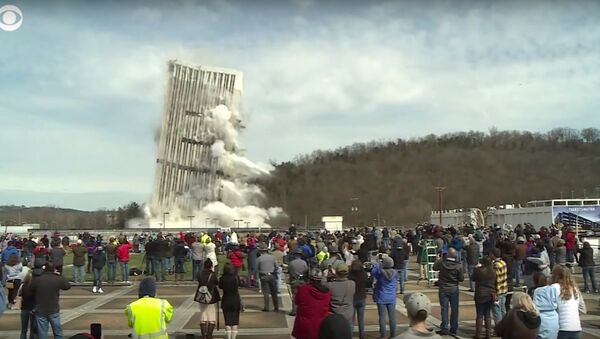 Kentucky building destroyed in controlled explosion - Sputnik International