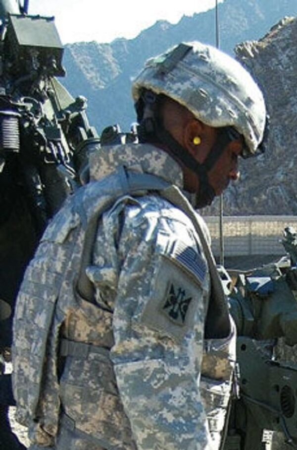  US troops prepare to fire the M982 Excalibur round - Sputnik International