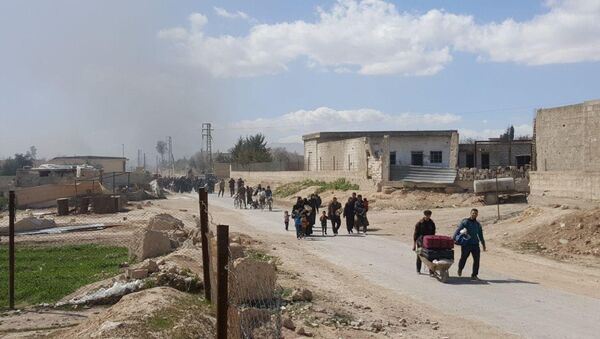 Residents leave the territory of Eastern Ghouta - Sputnik International