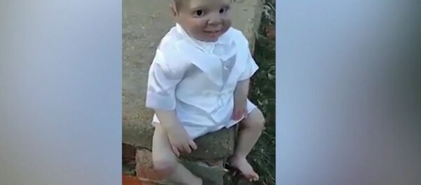 Creepy doll on mexican graveyard - Sputnik International