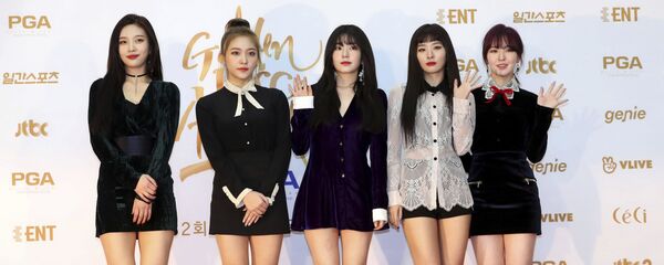 South Korean popular girl band Red Velvet poses for photographers during the 32nd Golden Disc Awards in Goyang, South Korea - Sputnik International