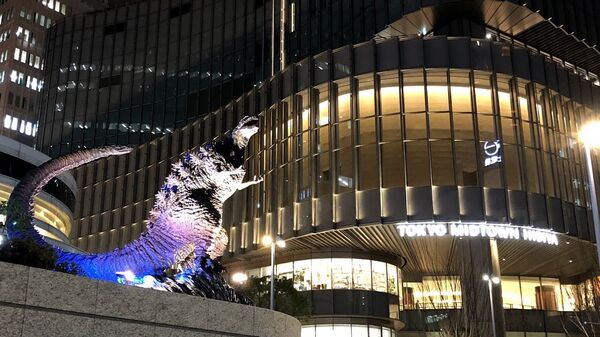 Godzilla Statue Unveiled in Central Tokyo - Sputnik International