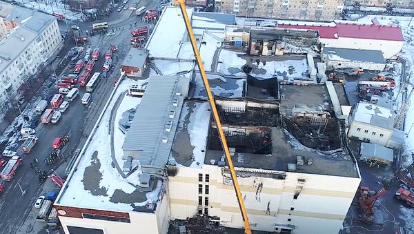 Relief efforts following a deadly fire at the Zimnyaya Vishnya shopping mall in Kemerovo - Sputnik International