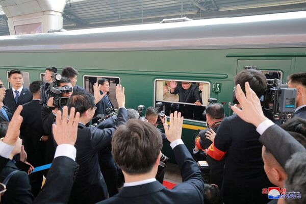 Kim Jong Un Visits China - Sputnik International