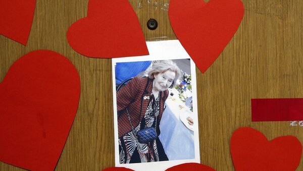 View of the apartment door of Mireille Knoll, 85, who was was slain last week, in Paris, France, Tuesday, March 27, 2018 - Sputnik International