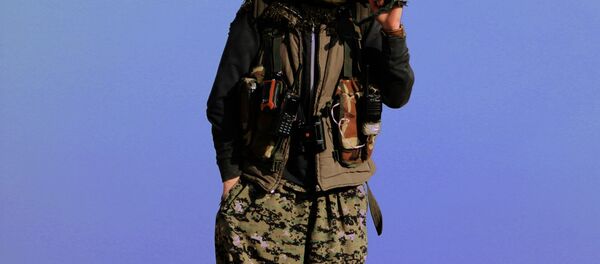 Kurdish YPG Fighter - Sputnik International