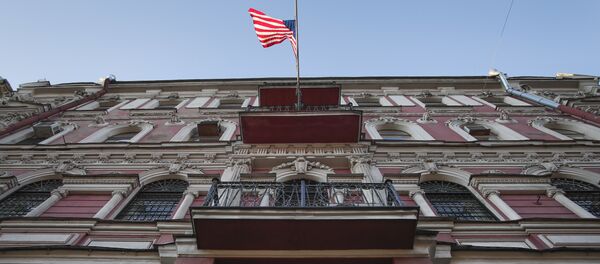 The US flag flies at the US consulate in St. Petersburg, Russia, Friday, March 30, 2018. - Sputnik International