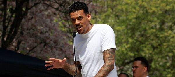 Matt Barnes, former player with the Sacramento Kings NBA team, speaks at a rally to protest the police shooting of Stephon Clark, in Sacramento, California, U.S., March 31, 2018 Matt Barnes, former player with the Sacramento Kings NBA team, speaks at a rally to protest the police shooting of Stephon Clark, in Sacramento, California, U.S., March 31, 2018 - Sputnik International