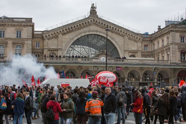 Rage Against the Machine: Railway Workers' Protests in Paris - Sputnik International