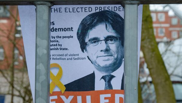 Portrait of former Catalan leader Carles Puigdemont attached to the fence of the prison (Justizvollzugsanstalt, JVA) of Neumuenster, northern Germany, where Puigdemont ,former Catalan regional president, is detained - Sputnik International