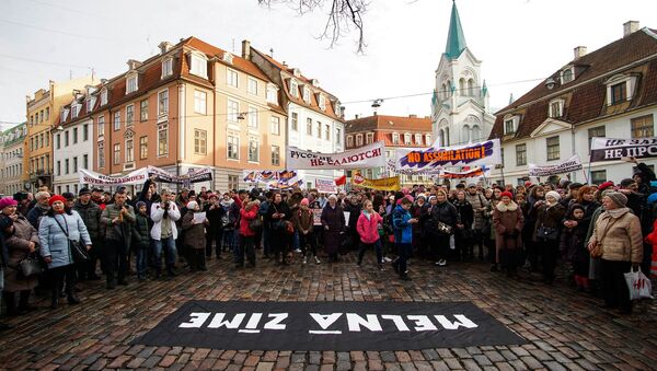 Angry Parents' March in Riga against Latvian President Raimonds Vejonis's decision to declare a law on Latvian as the only language of instruction in schools - Sputnik International