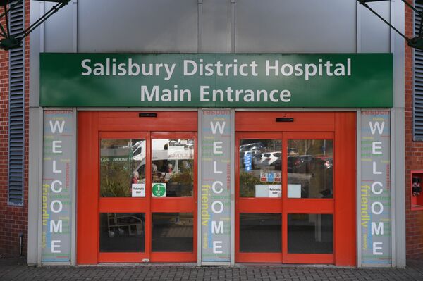 A general view shows the main entrance to Salisbury District Hospital in Salisbury, southern England, on March 6, 2018. A general view shows the main entrance to Salisbury District Hospital in Salisbury, southern England, on March 6, 2018. - Sputnik International