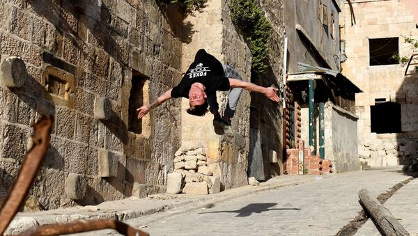 Syrian Teenagers Practice Parkour in Aleppo - Sputnik International