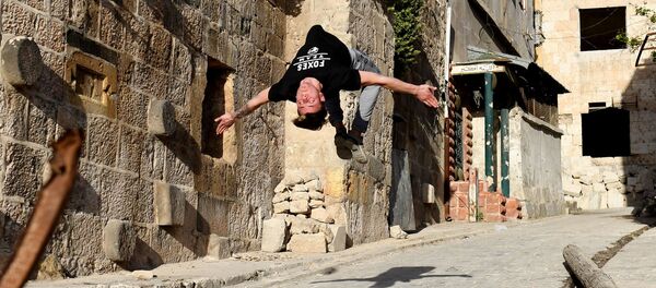 Syrian Teenagers Practice Parkour in Aleppo - Sputnik International