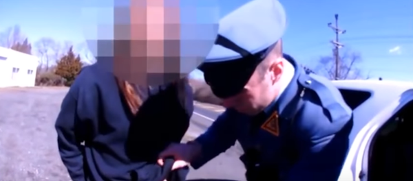 N.J. state trooper strip searches a man - Sputnik International