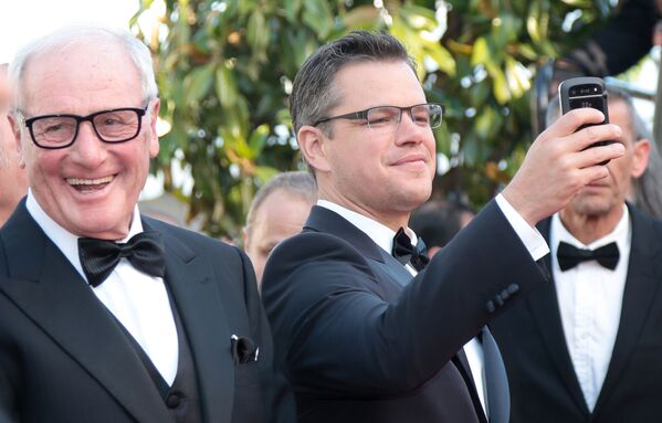 When Selfies Were Allowed: Best Glimpses of Cannes Festival Before Ban - Sputnik International