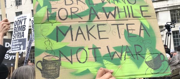 Crowds in London protest against Britain and the US launching military strikes in Syria - Sputnik International