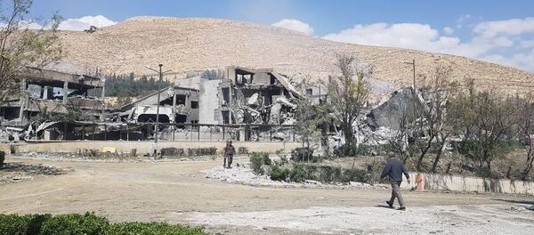 Aftermath of attack on the Barzah scientific research center near Damascus, April 14, 2018 - Sputnik International