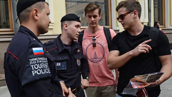 Tourist police on patrol in Moscow pedestrian zones - Sputnik International