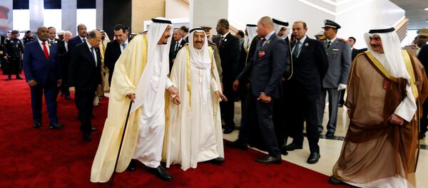 Arab leaders arrive for the group photo before the start of 29th Arab Summit in Dhahran, Saudi Arabia April 15, 2018 - Sputnik International