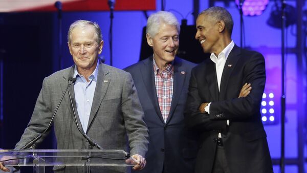 Presidents from right, Barack Obama, Bill Clinton, George H.W. Bush (File) - Sputnik International