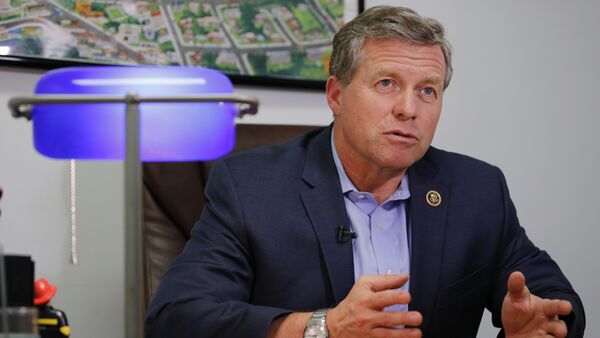 Republican Congressman Charlie Dent speaks during an interview at his campaign office in Allentown, Pennsylvania. (File) - Sputnik International