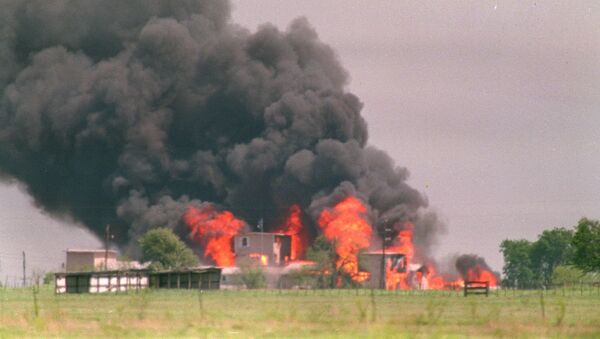 In this April 19, 1993 file photo, flames engulf the Branch Davidian compound in Waco, Texas - Sputnik International