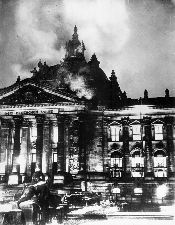 From Reichstag Fire to Colin Powell's Anthrax Vial: Top 8 False Flags in History From Reichstag Fire to Colin Powell's Anthrax Vial: Top 8 False Flags in History - Sputnik International