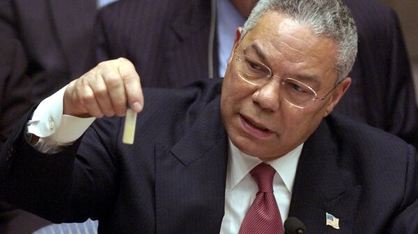 Colin Powell présente une fiole censée contenir de l'anthrax au Conseil de sécurité de lOnu - Sputnik International
