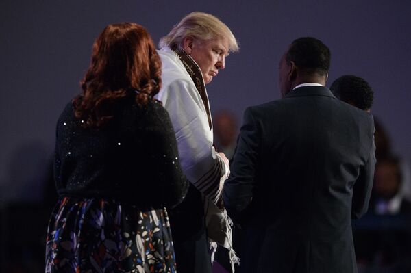 Vote for Joe Biden or Democrats Would ‘Conflict’ with True Belief in Jesus Christ, Claims Pastor - Sputnik International