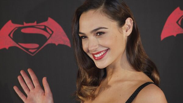 Israeli actress Gal Gadot poses for photos during a press conference to promote the movie: Batman v Superman: Dawn of Justice in which she plays the roles of super heroine Wonder Woman, and secret alter-ego Diana Prince, in Mexico City, Saturday, March 19, 2016 - Sputnik International