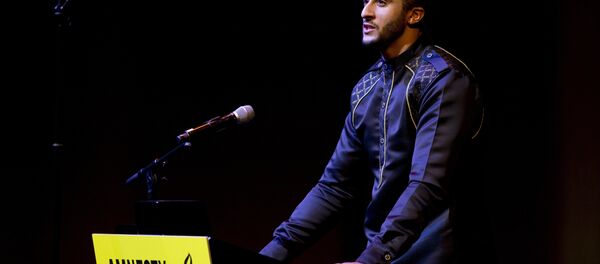 Former NFL quarterback and social justice activist Colin Kaepernick speaks after receiving the Amnesty International Ambassador of Conscience Award for 2018 in Amsterdam, Saturday April 21, 2018. Kaepernick became a controversial figure when refusing to stand for the national anthem, instead he knelt to protest racial inequality and police brutality. Former NFL quarterback and social justice activist Colin Kaepernick speaks after receiving the Amnesty International Ambassador of Conscience Award for 2018 in Amsterdam, Saturday April 21, 2018. Kaepernick became a controversial figure when refusing to stand for the national anthem, instead he knelt to protest racial inequality and police brutality. - Sputnik International