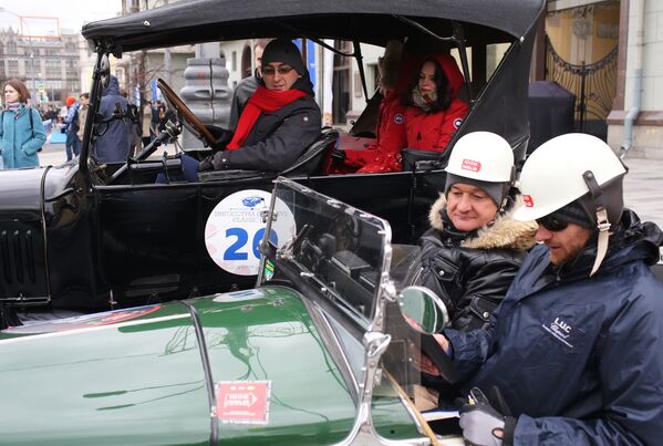 Participants of 'Ingosstrakh Exclusive Classic Day' Car Rally - Sputnik International