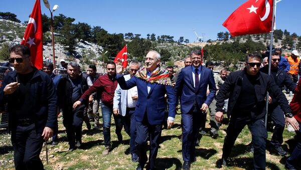Kemal Kilicdaroglu, leader of Turkey's main opposition Republican People's Party (CHP), arrives at a nomads congress near the southern town of Silifke in Mersin province, Turkey April 22, 2018 - Sputnik International