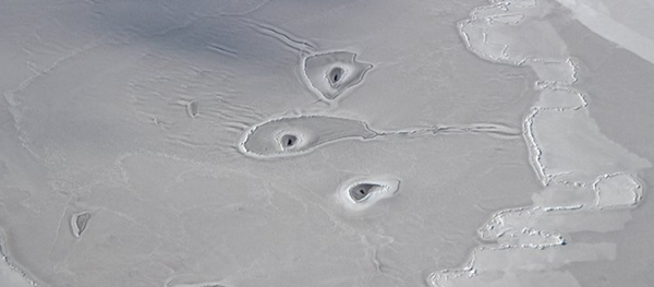 Unexplained holes in arctic sea - Sputnik International