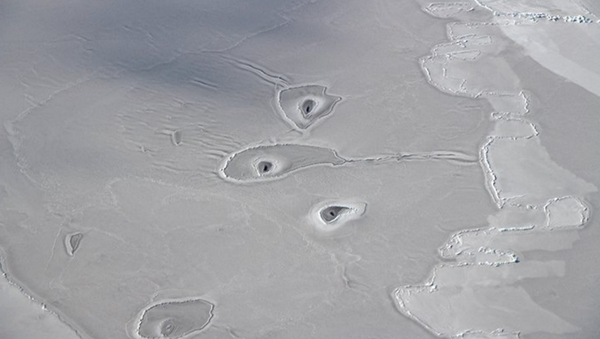 Unexplained holes in arctic sea - Sputnik International
