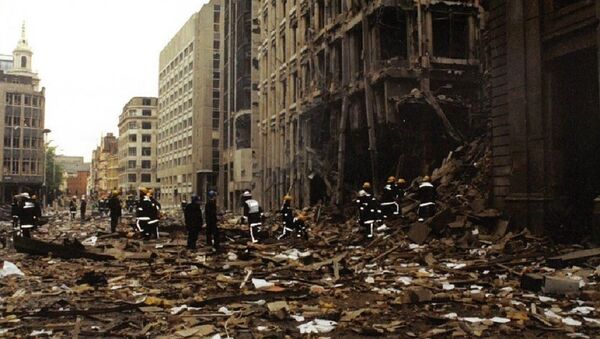 Firemen inspect the damage in Bishopsgate after the blast in April 1993 - Sputnik International