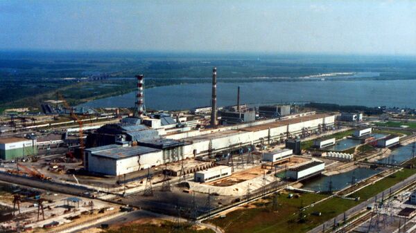 Вид с воздуха на Чернобыльскую АЭС, Украина, 2007 год  - Sputnik International