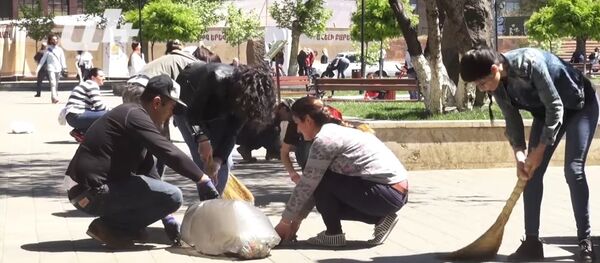 Gets Citizen Clean-Up Gets Citizen Clean-Up - Sputnik International