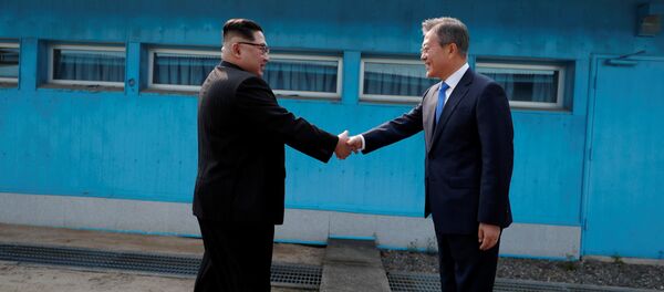 North Korea's Leader Kim Jong-un Meets South Korea's President Moon Jae-In North Korea's Leader Kim Jong-un Meets South Korea's President Moon Jae-In - Sputnik International