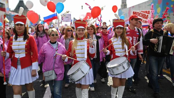 Participants of a May Day demonstration at Red Square in Moscow - Sputnik International