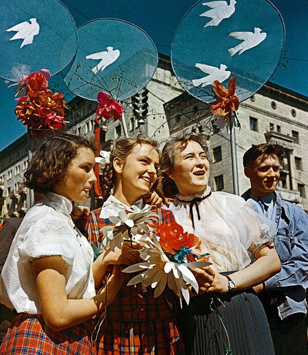 Peace, Labor, May! How Soviet People Celebrated International Worker's Day - Sputnik International