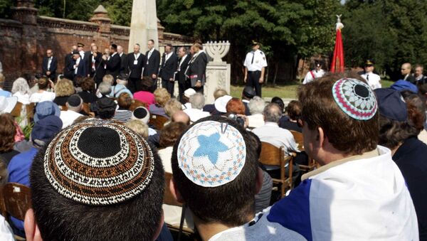 Polish Jews participate in a prayer at a Jewish cemetery (File) - Sputnik International