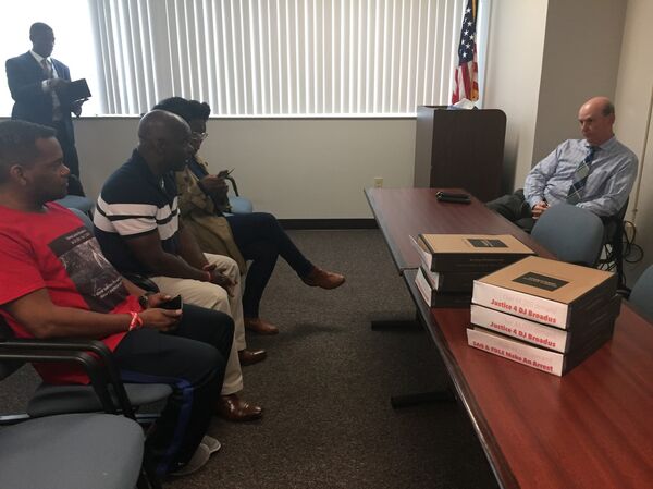 Southern Justice: Florida Family Fights for Arrest of Son’s Killer - Sputnik International