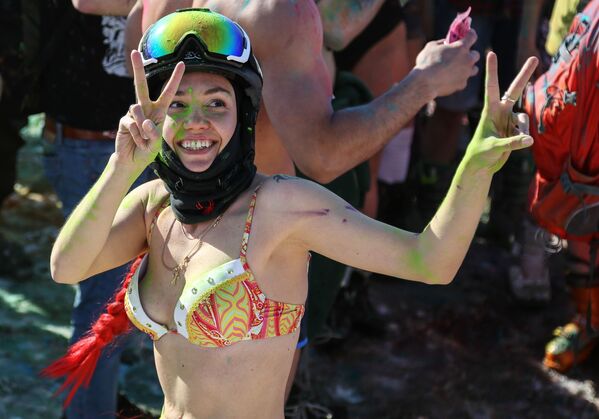 Stripping Down in the Arctic: 2018 'Khibiny-Bikini' Festival Stripping Down in the Arctic: 2018 'Khibiny-Bikini' Festival - Sputnik International