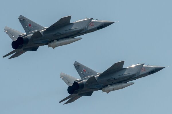 MiG-31s fitted with Kinzhals rehearsing for the Victory Day Parade outside Moscow. MiG-31s fitted with Kinzhals rehearsing for the Victory Day Parade outside Moscow. - Sputnik International