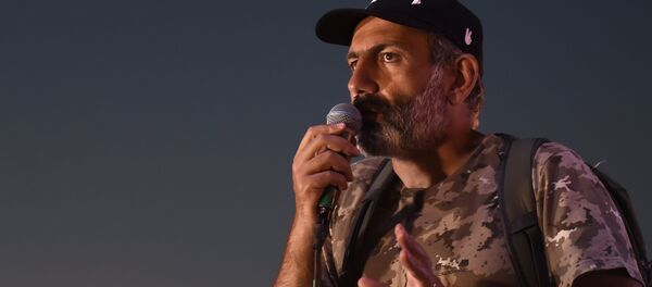 Armenian opposition leader Nikol Pashinyan at an evening rally on Republic Square in Yerevan Armenian opposition leader Nikol Pashinyan at an evening rally on Republic Square in Yerevan - Sputnik International