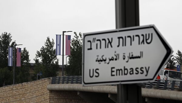 A new road sign indicating the way to the new US embassy in Jerusalem is seen on May 7, 2018 - Sputnik International